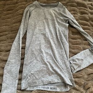 Lululemon Swiftly Tech Long Sleeve Size 2 Gray